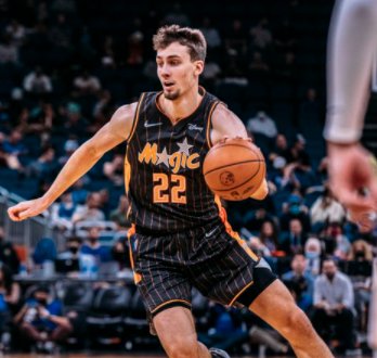 鹰队和绿衫 鹰队和绿衫