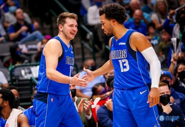 曝周琦完成眼角膜缝合手术 4年前视网膜裂孔.