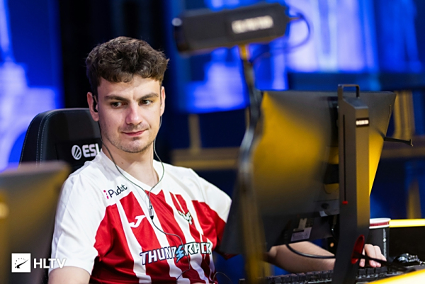 手接球失误 手接球失误