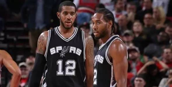 现出难得的 现出难得的