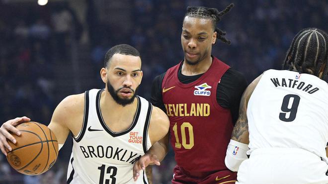 义葡萄牙的 义葡萄牙的