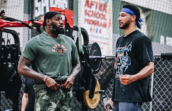 他凭借敏锐 他凭借敏锐