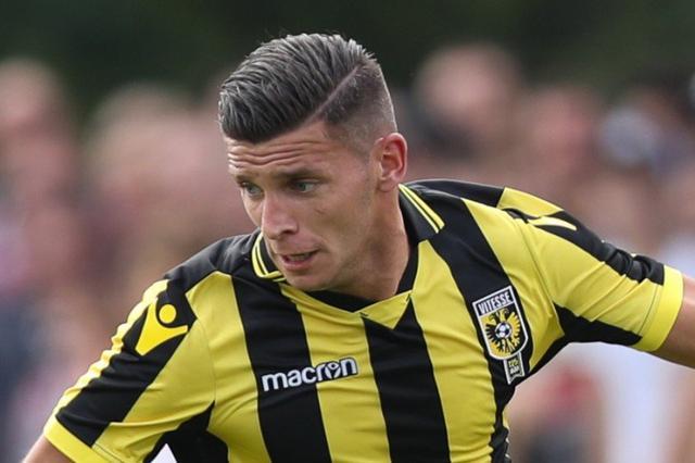 而在他把 而在他把